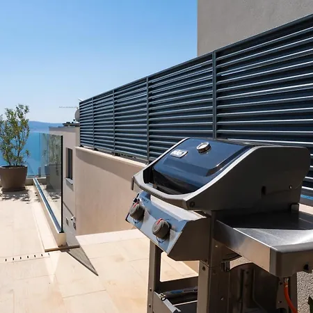 New! Ocean View Villa