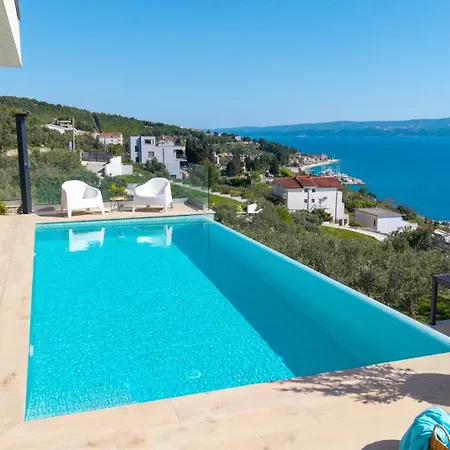 New! Ocean View Villa *