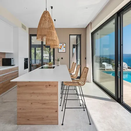 New! Ocean View Villa *